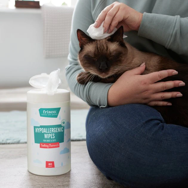 Frisco Hypoallergenic Waterless Grooming Wipes for Dogs & Cats, Soothing Chamomile, 80 count 8 Frisco Hypoallergenic Waterless Grooming Wipes for Dogs & Cats, Soothing Chamomile, 80 count - Image 6
