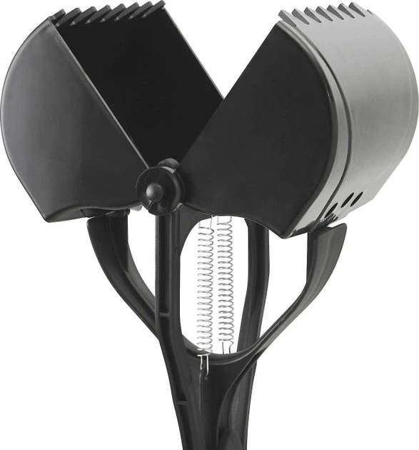 NaturVet||Frisco NaturVet Yard Odor Eliminator Plus with Citronella + Frisco Spring Action Foldable Scooper, Large 7 NaturVet||Frisco NaturVet Yard Odor Eliminator Plus with Citronella + Frisco Spring Action Foldable Scooper, Large - Image 5